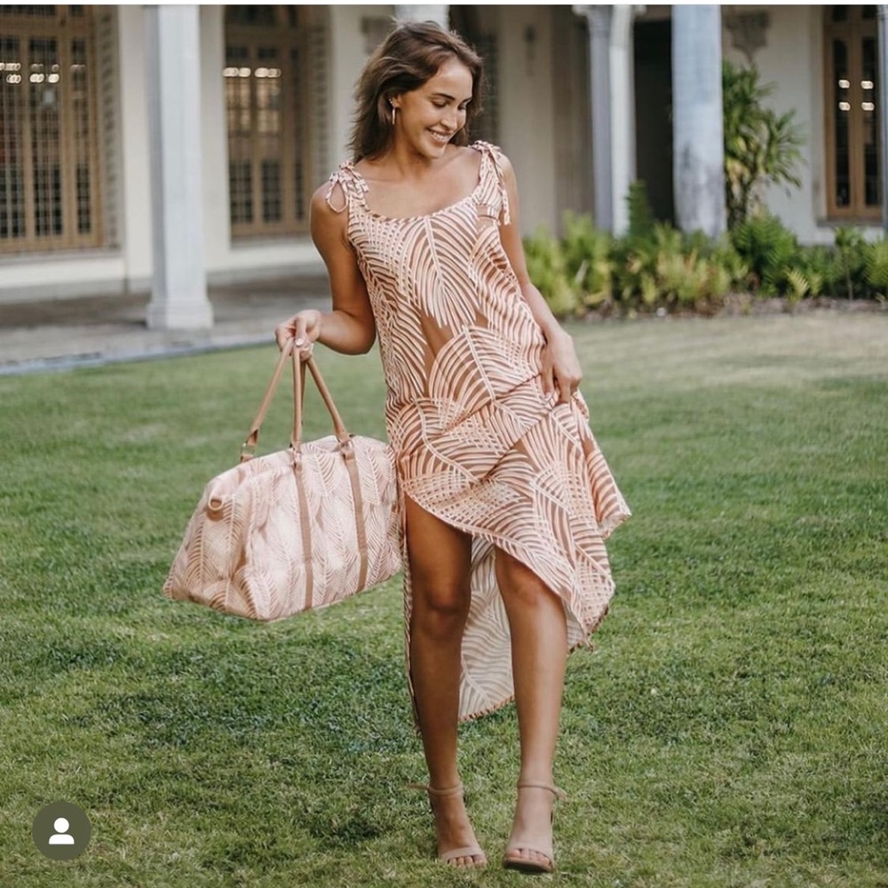 NWT Lexbreezy (hawaii brand) Akeila maxi dress with side slit. No flaws